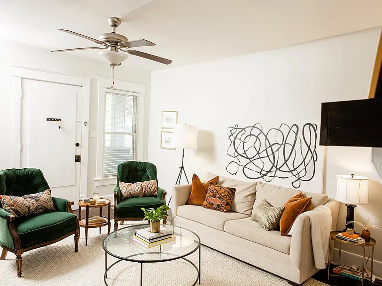 415 Park Cir — Photo 1