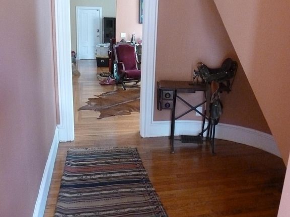 3rd image of 131 Vinton St #1
