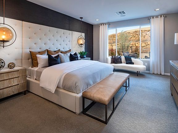 Expansive Owner s Suite