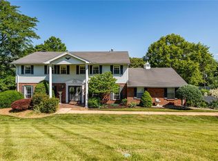 10471 Starhill Acres Dr, Saint Louis, MO 63128