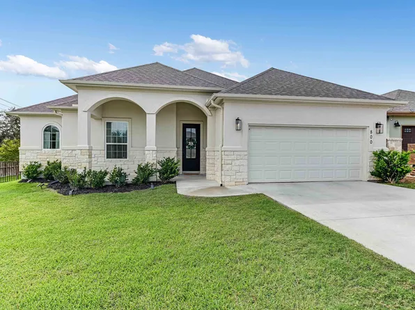 800 Four Oaks Road, Marble Falls, TX 78654