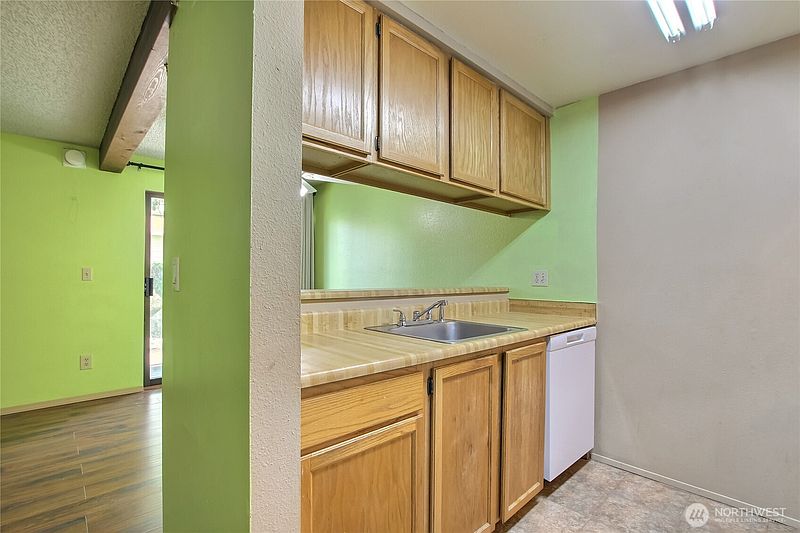 4th image of 22240 24th Avenue S #36