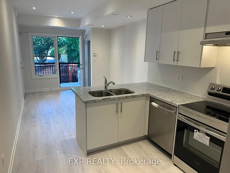 15100 Yonge St #241 — Photo 4