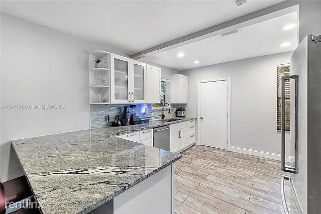 1st image of 1101R NW 30th St