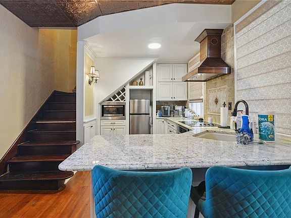 5th image of 539 Toulouse St APT C