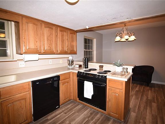 5th image of 5925 S Dogwood Hts