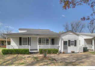 1010 N McKinley Ave, Sand Springs, OK 74063
