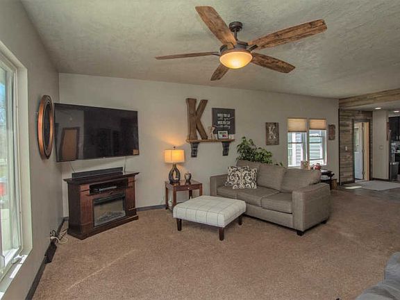 4th image of 544 Hill Ave