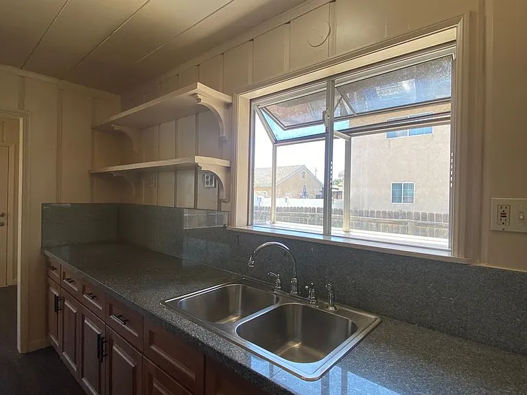 120 W Mountain View St — Photo 6