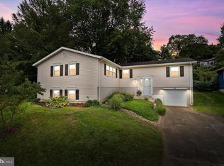 33 Worral Dr, Newark, DE 19711