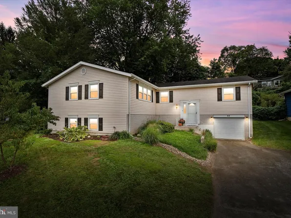 33 Worral Dr, Newark, DE 19711