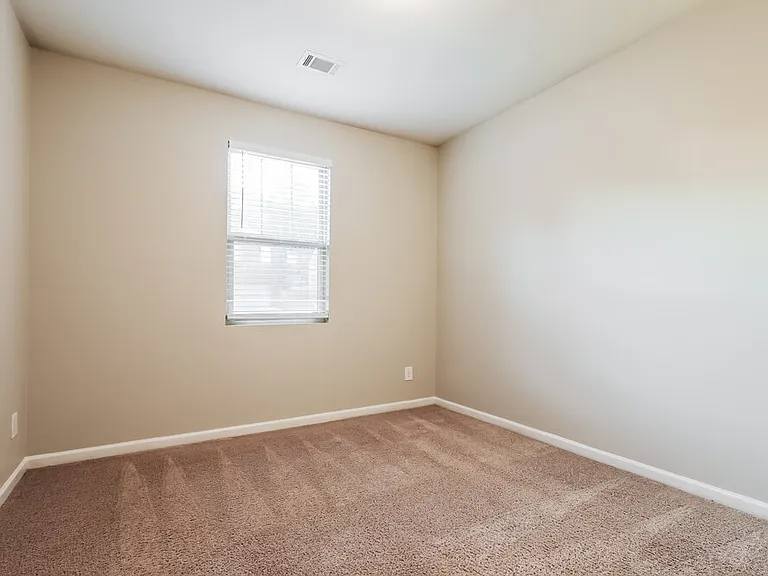700 Feldwood Ln — Photo 11