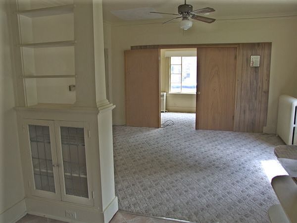 other view of livingroom