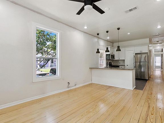 3rd image of 4233 S Tonti St #1