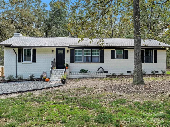 1106 Forest Dr, Marshville, NC 28103