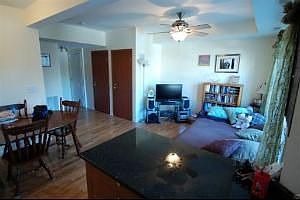 4th image of 6421 N Greenview Ave APT 2E
