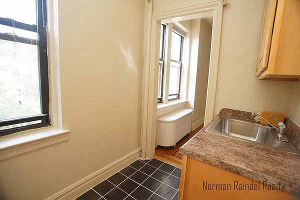 Rented by Norman Raindel, LREB | media 7