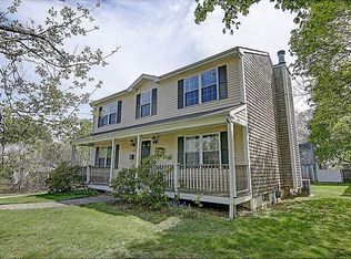 64 Massasoit Ave, Barrington, RI 02806