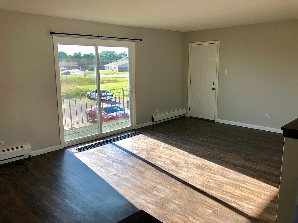 1st image of 178 Mohawk Dr #4