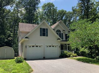 1875 Garrett Rd, Manchester, MD 21102