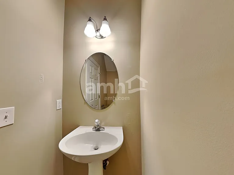 5072 Republic Ave — Photo 8