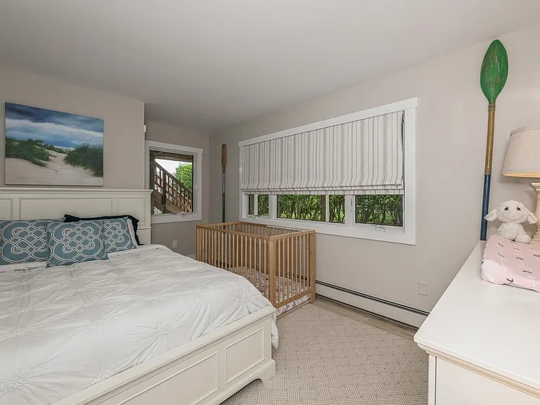 27 Reuter Pl — Photo 6