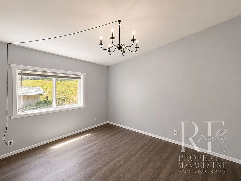 548 Arnold Ave E — Photo 22