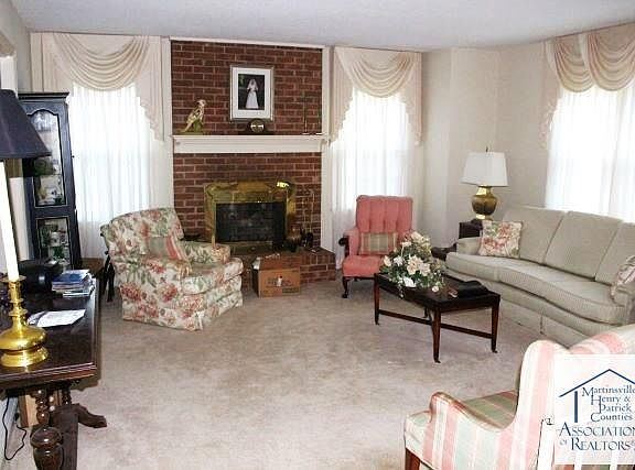 2nd image of 671 Vista View Ln
