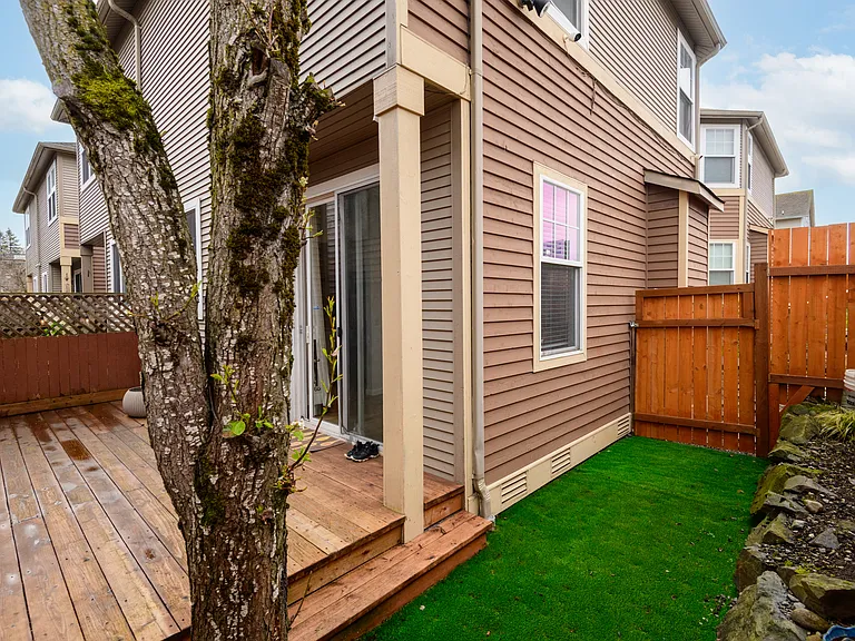 10547 Midvale Ave N #D — Photo 18