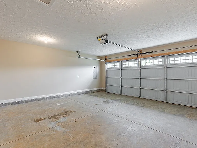 305 Breckinridge Cir — Photo 45