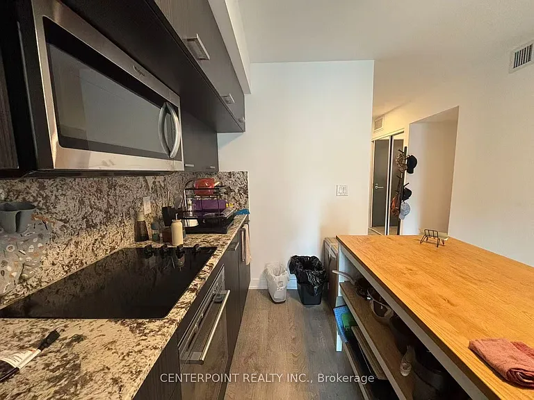 50 McCaul St #707 — Photo 3