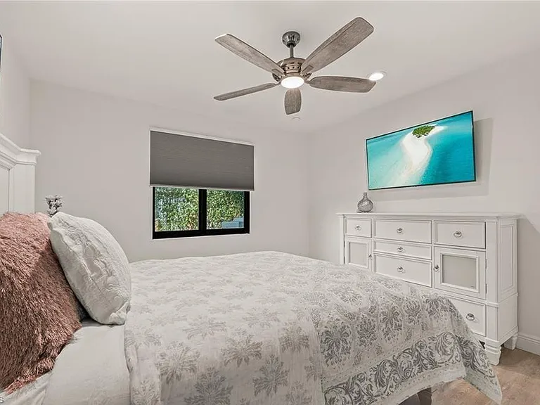 2307 Queens Way — Photo 25