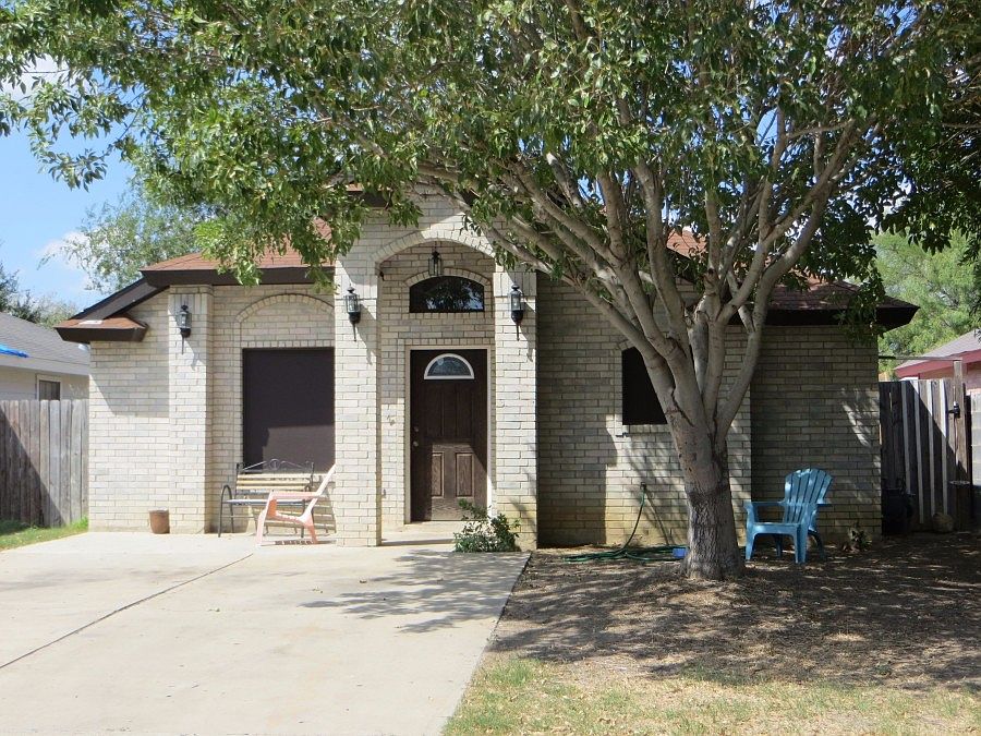 1st image of 925 Birney Dr