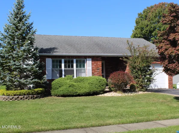 11 Weston Court, Marlboro, NJ 07746