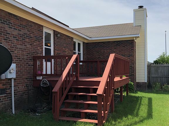 3rd image of 822 Windingwood Pl