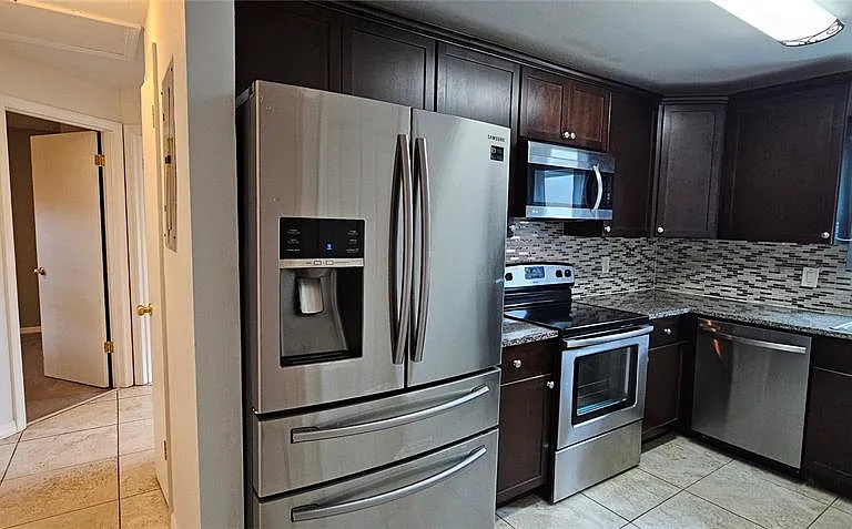 25 N Glenwood Ave — Photo 16