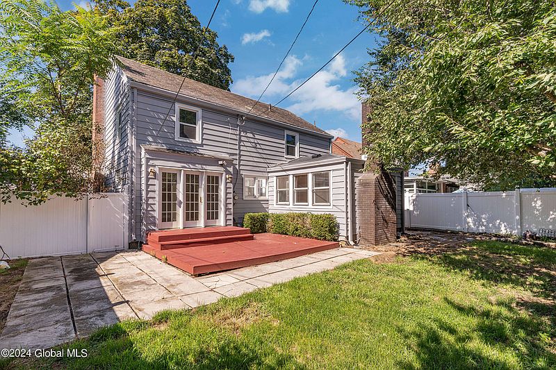 3rd image of 23 Home Avenue
