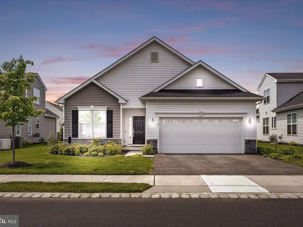 4 Boardwalk Dr, Eastampton, NJ 08060