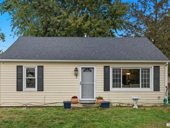 5007 48th St, Moline, IL 61265