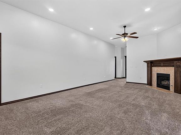 4th image of 11116 SW 38th Cir
