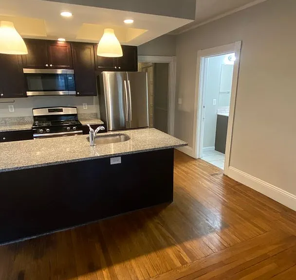 628 Smith St — Photo 2