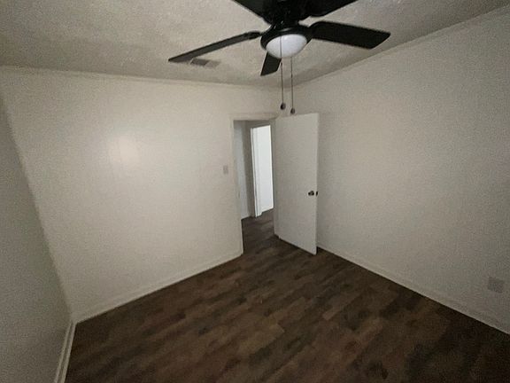 3rd image of 2835 Comfort St