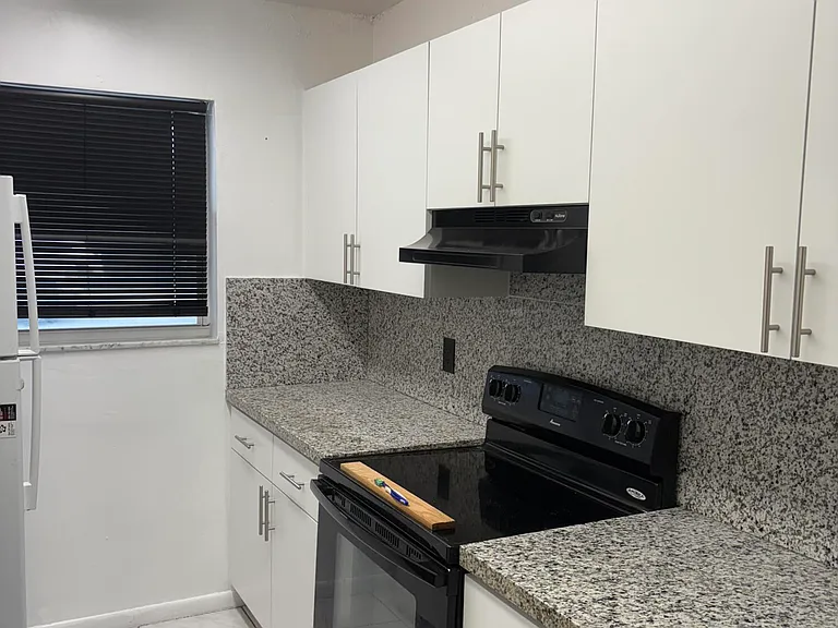 2801 Albatross Rd — Photo 5