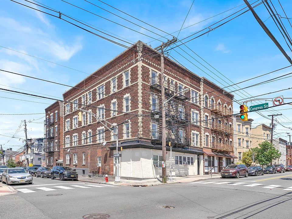 1st image of 1089 Summit Ave APT 12