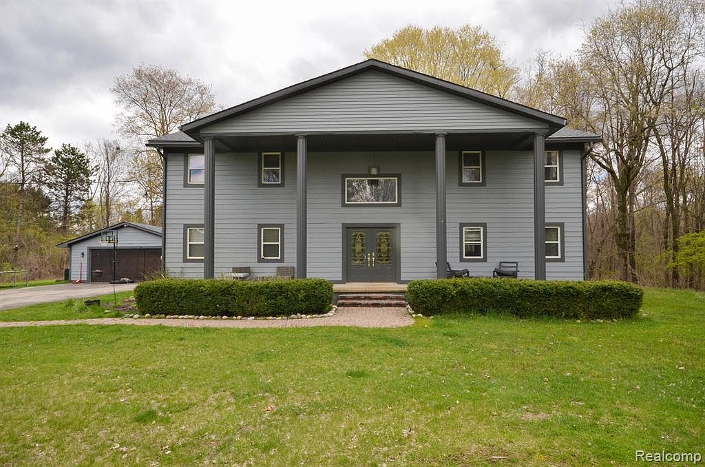 7580 Perry Lake Rd, Clarkston, MI 48348 MLS 20230033914 Zillow