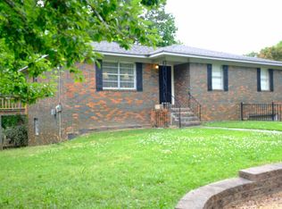 218 Oak Dr W, Trussville, AL 35173