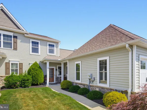 347 English Ivy Dr, Lititz, PA 17543