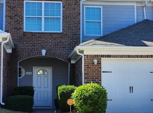 424 Village Way, Loganville, GA