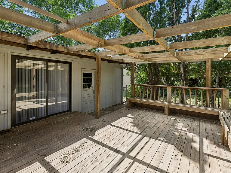 9330 Miami St — Photo 23