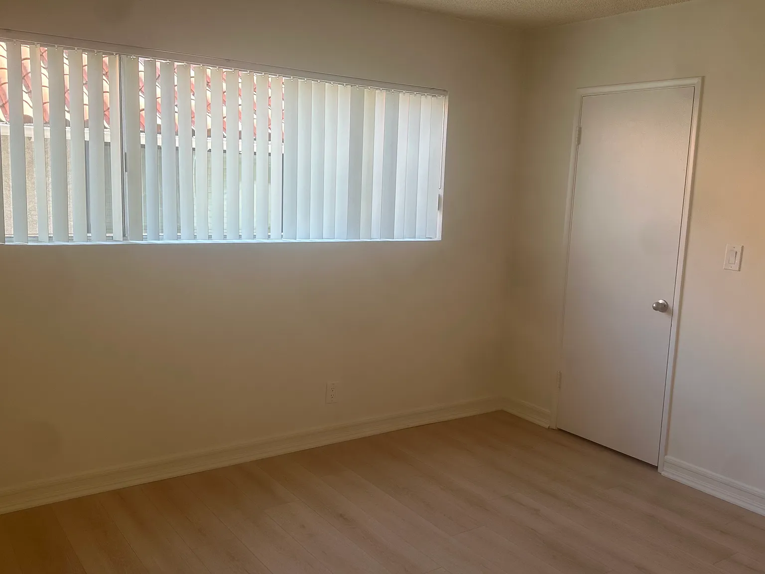 3 bed, 1400 sqft, $4,899 — Photo 3